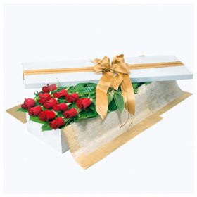 12 Red Roses in Long Box 12 Red Roses in Long Box